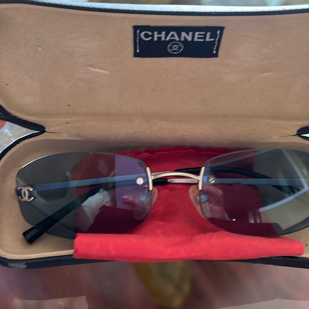 VINTAGE Chanel Sunglasses - rare -EUC
